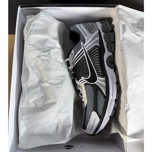 Nike Zoom Vomero 5 SE SP CI1694-001 Men’s Size 10 NIB Sneakers main image 4
